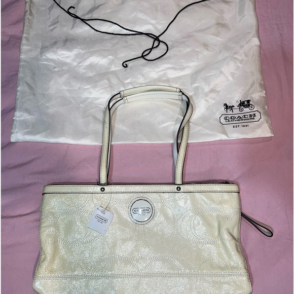 Coach purse - Picture 1 of 5